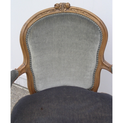 A pair of cabriolet armchairs. From  Moinat SA  - Antiques and home décor