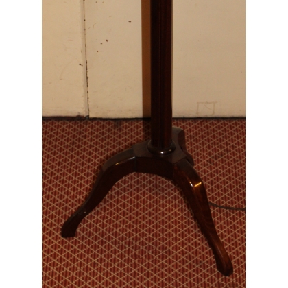 Lampe en acajou et laiton, abat-jour beige plissé