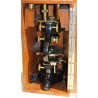 Microscope binoculaire par LEITZ avec plateau XY