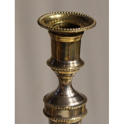 Paire de bougeoirs Restauration en laiton