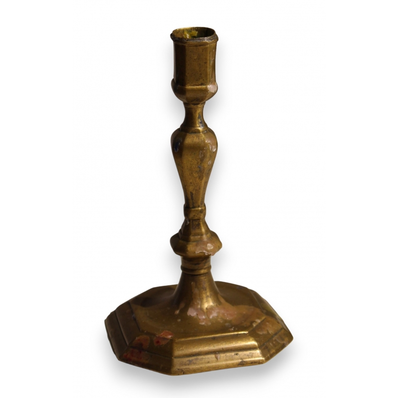 Regency-style candle holder with a curved shaft, in bronze
