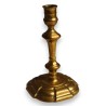Regency-style candle holder with a curved shaft, in bronze