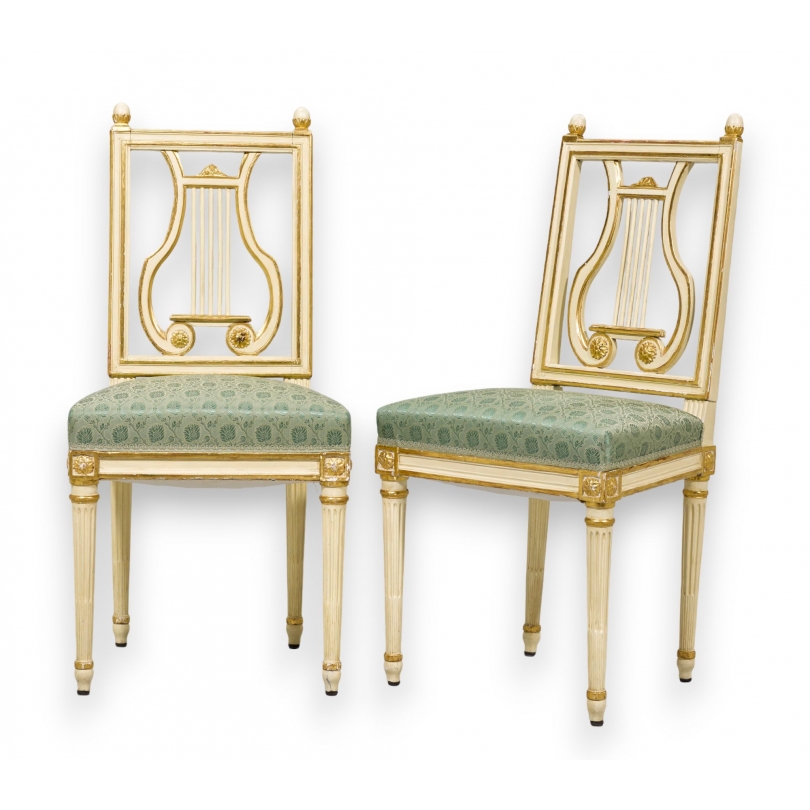 Paire de chaises Louis XVI dossier lyre