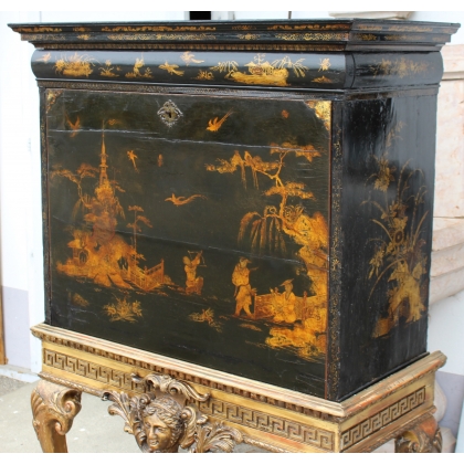 Cabinet laqué noir à décor chinois doré sur  Moinat SA  - Antiquités décoration