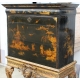 Cabinet laqué noir à décor chinois doré