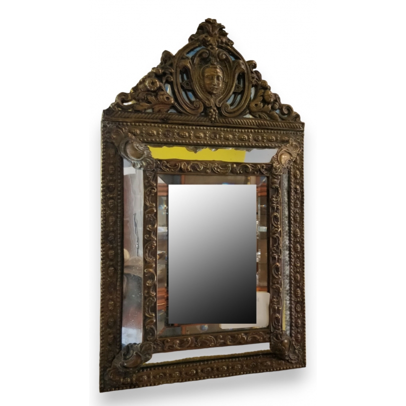 Miroir Napoléon III en laiton repoussé