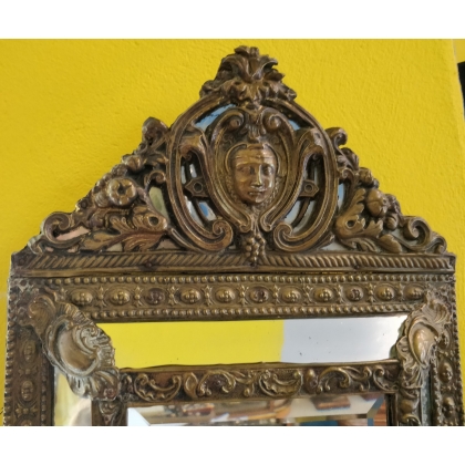 Miroir Napoléon III en laiton repoussé