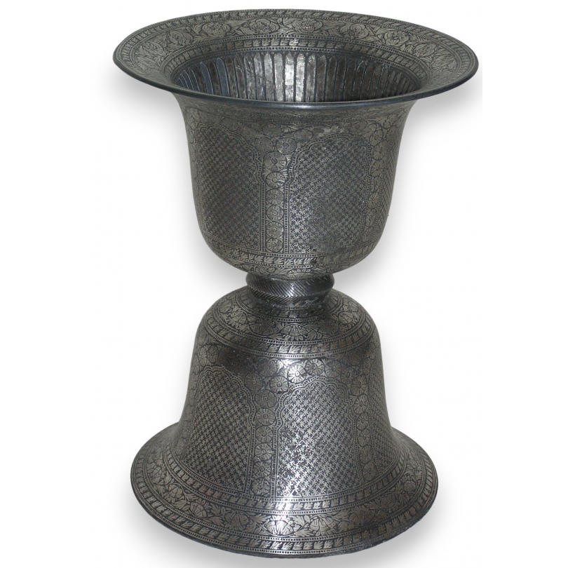 Bidri spittoon, India, 20th century, on  Moinat SA  - Antiques and decorative items