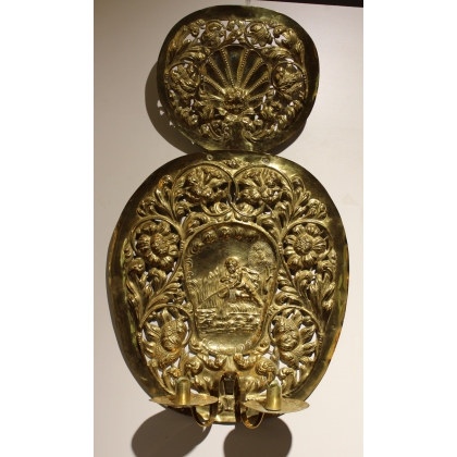 A pair of brass wall lights by HELLSTRÖM NYKÖPING