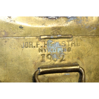 A pair of brass wall lights by HELLSTRÖM NYKÖPING