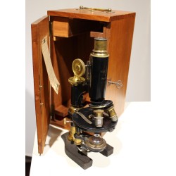 Microscope Nachet Paris dans sa boîte