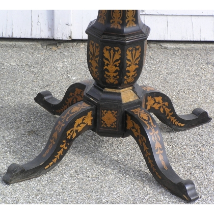  Table hexagonale Louis XIV. sur  Moinat SA  - Antiquités décoration