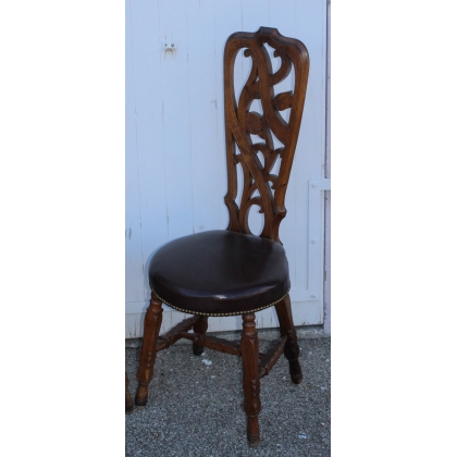 Paire de chaises Russes dossier sculpté Fleurs