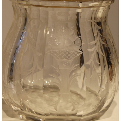 Boite en cristal gravé et couvercle vermeil