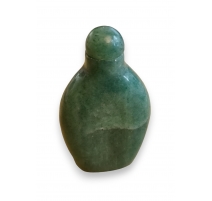 Snuff bottle en pierre dure verte