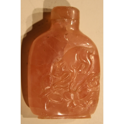 Rose quartz snuff bottle