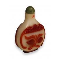 Snuff bottle en verre de canton rouge et blanc