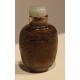 Snuff bottle en verre brun décor gravé "Chiens"
