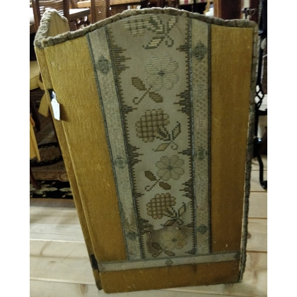 Small two-panel screen in yellow velvet
