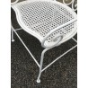Fauteuil en fer forgé blanc, assise en cannage