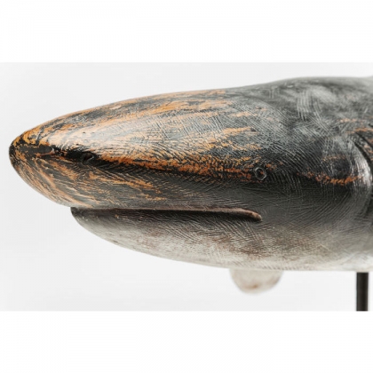 Requin en résine sur une base en métal noir