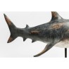 Requin en résine sur une base en métal noir