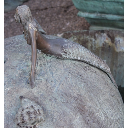 "Mermaids" bronze fountain