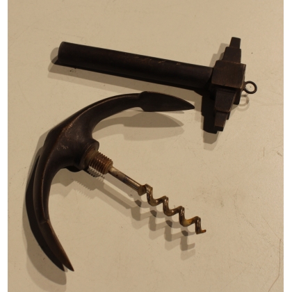 Ancre en bronze formant tire-bouchon, noire