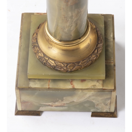 Colonne en onyx vert et bronze doré