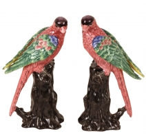 Paire de perroquets verts et rose en porcelaine
