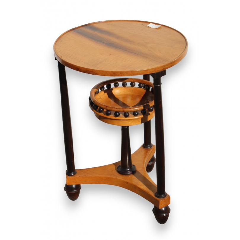 Empire Table with 3 black colu