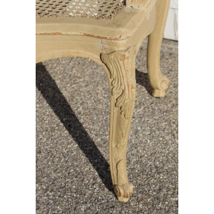 Paire de fauteuils Louis XV cannés et laqués