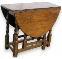 Gateleg table
