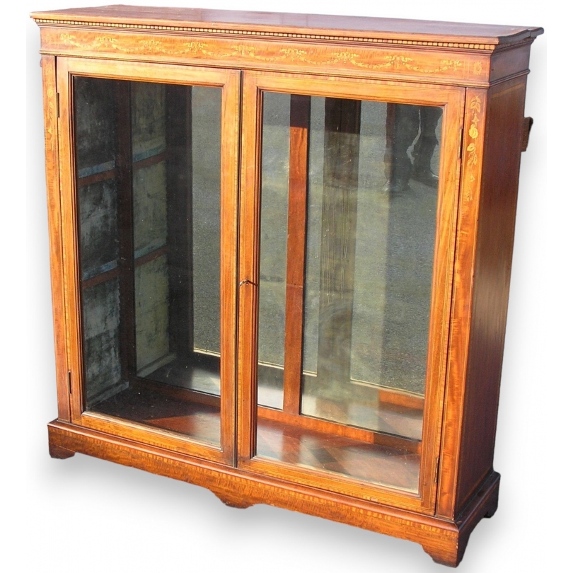  Vitrine Edwardian. sur  Moinat SA  - Antiquités décoration