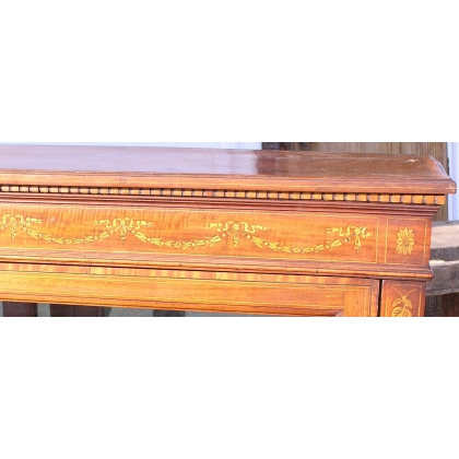  Vitrine Edwardian. sur  Moinat SA  - Antiquités décoration
