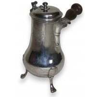 Chocolate pot with wooden hand