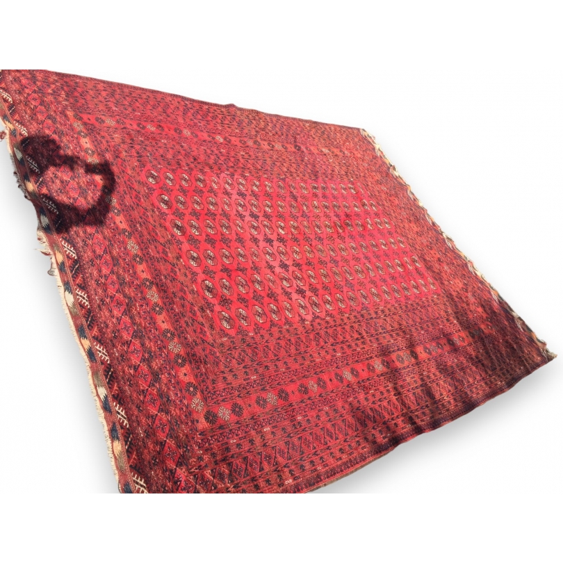 Bukhara carpet with a red background