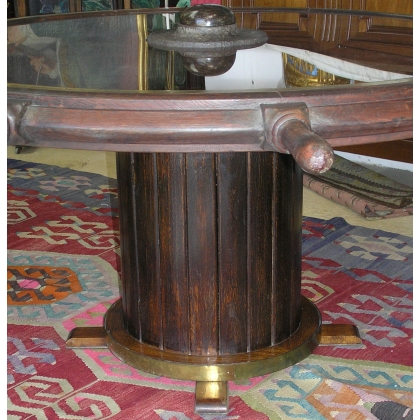  Table roue de gouvernail. sur  Moinat SA  - Antiquités décoration