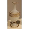 Paire de vases en opalines blanche décor arabesque
