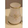 Paire de petits vases en opalines blanche