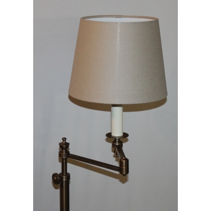 Lampadaire modèle "Paris" en laiton patiné