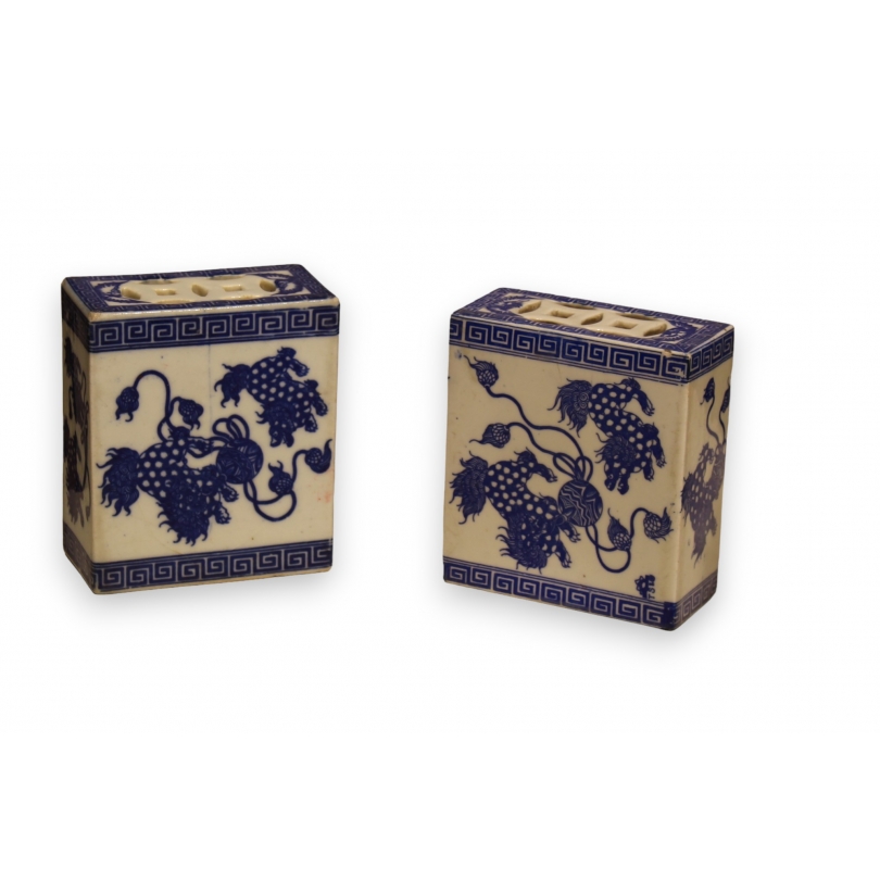 Paire d'oreillers Japonais en porcelaine