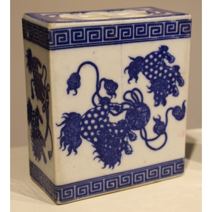 Pair of Japanese blue-and-white porcelain pillows at  Moinat SA  - Antiques and home décor