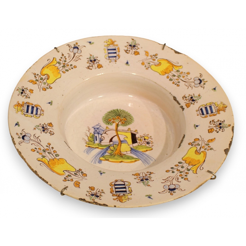 Plat en faïence espagnole de Talavera