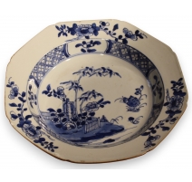 Assiette à pans coupés en porcelaine bleu blanc