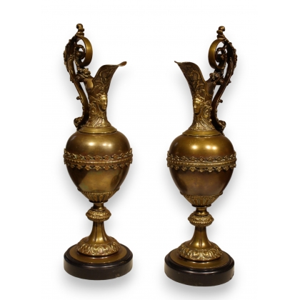 Paire d\'aiguière Napoléon III en bronze