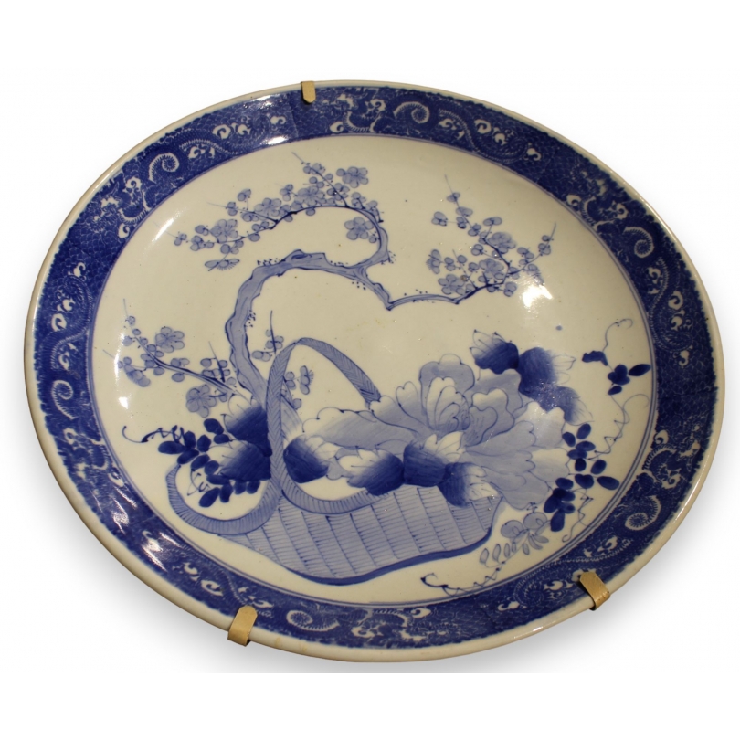 Grand plat en porcelaine bleu-blanc