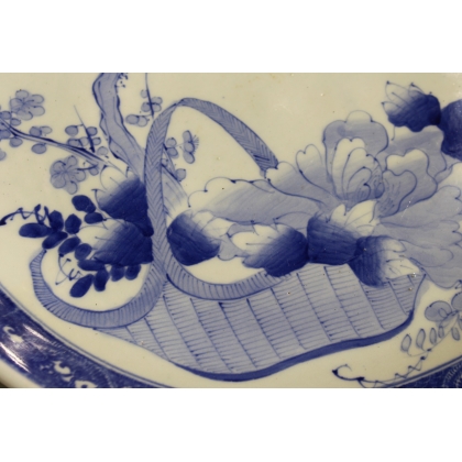 Grand plat en porcelaine bleu-blanc