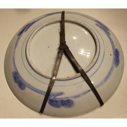 Grand plat en porcelaine bleu-blanc