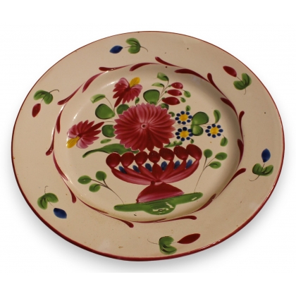 Plat en faïence St-Clément \"Vase de fleurs\"